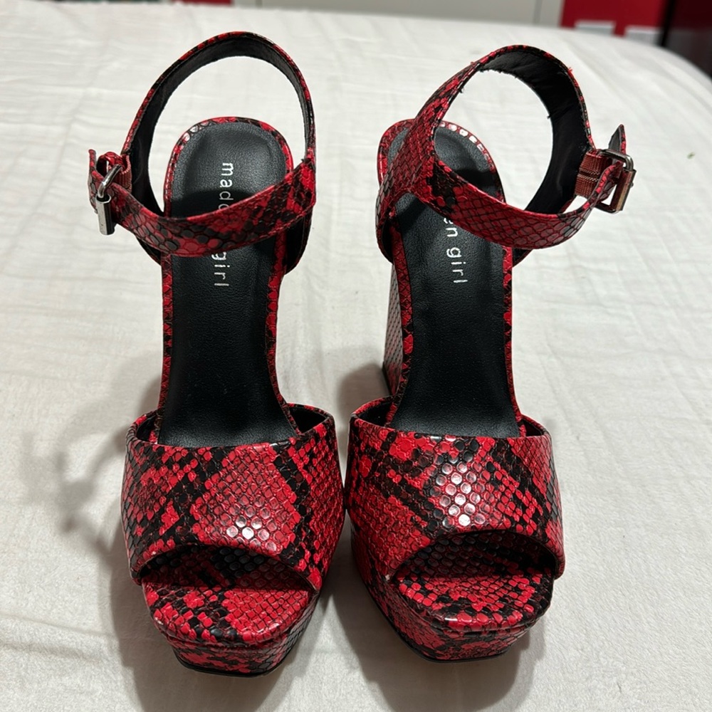 Madden Girl Red Snakeskin Platform Heels Size 6.5
